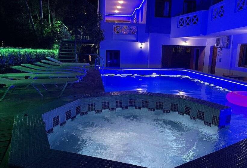 Romantica Hotel Apartments