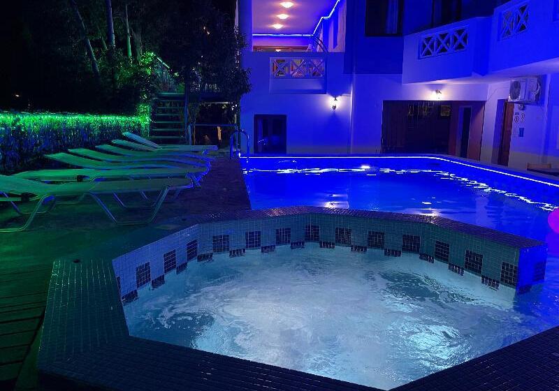 Romantica Hotel Apartments