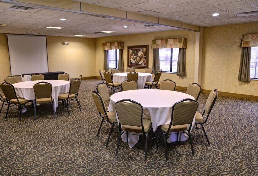 Holiday Inn Express Hotel And Suites Valparaiso, An Ihg