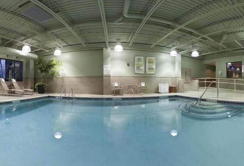 בית מלון כפרי Holiday Inn Express & Suites Detroit   Novi, An Ihg