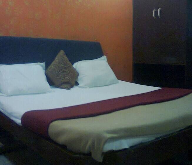 هتل Aditya Palace