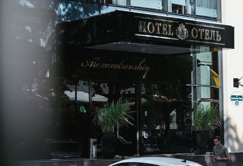 هتل Alexandrovskiy