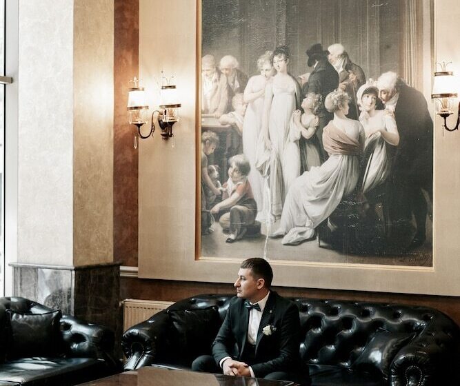 هتل Alexandrovskiy