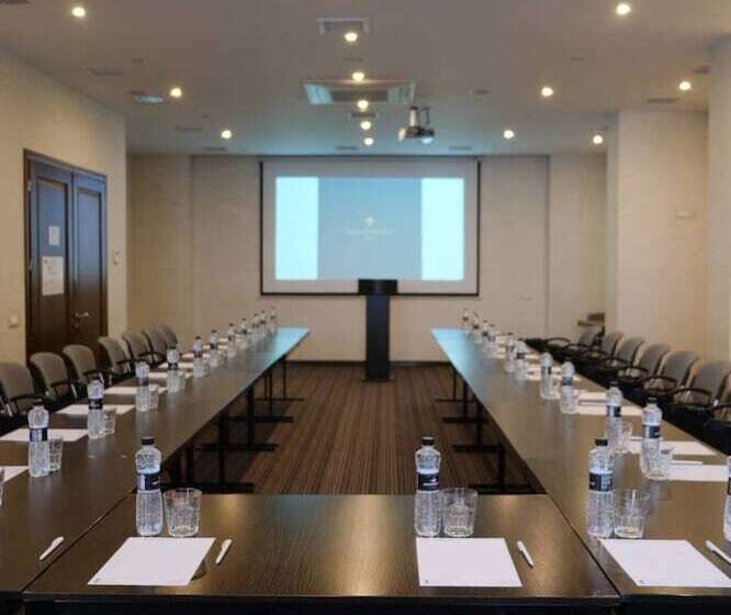 هتل Alexandrovskiy