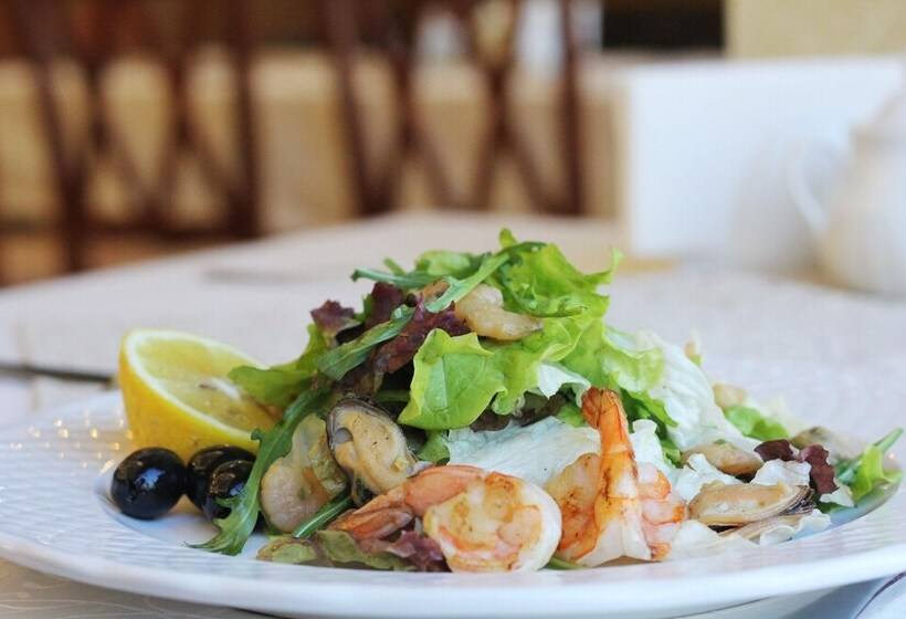 هتل Alexandrovskiy