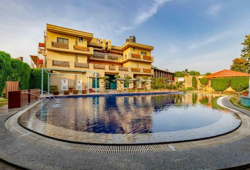 Hotel Aravali Resorts