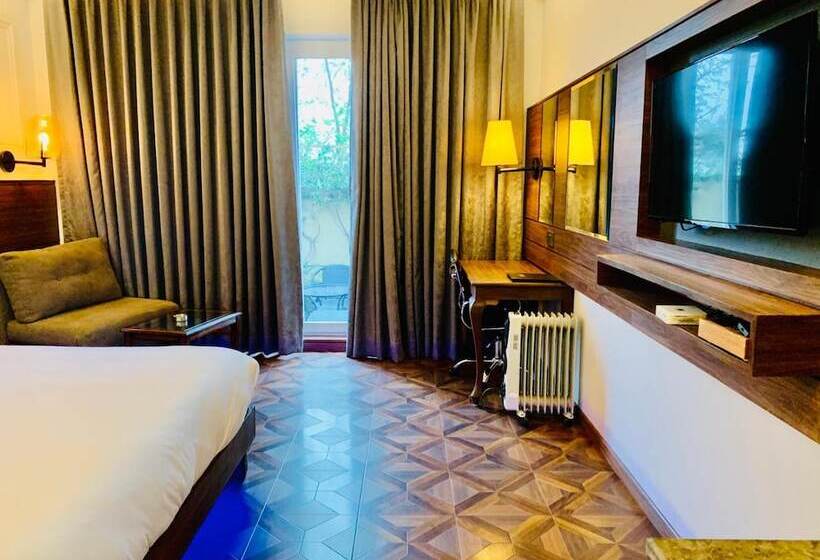 Hotel Aravali Resorts