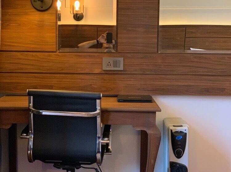 Hotel Aravali Resorts