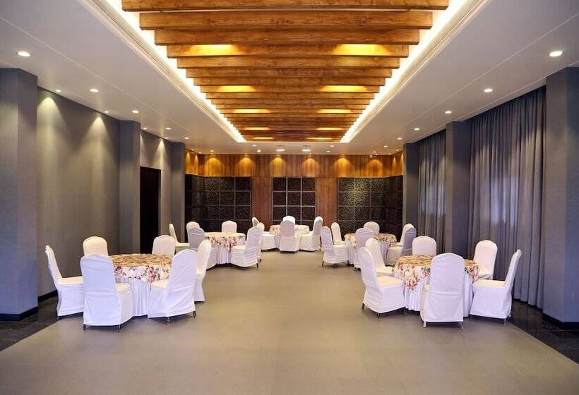 호텔 Aurangabad Gymkhana Club