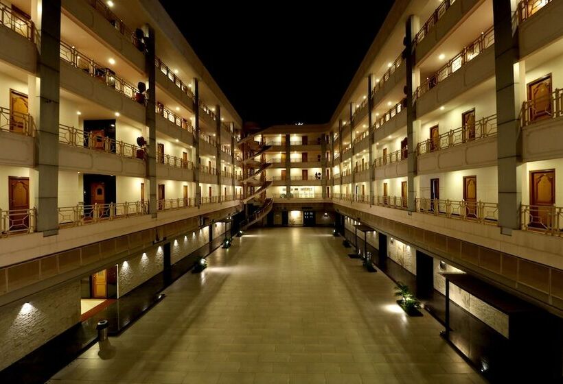 호텔 Aurangabad Gymkhana Club