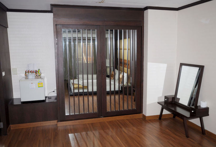 ホテル Ayutthaya Thenee