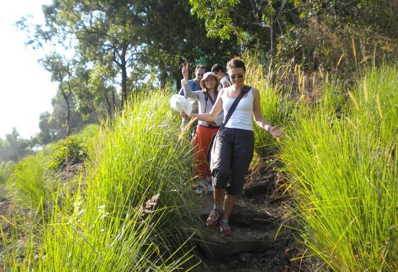 هتل Blackberry Hills Munnarnature Resort & Spa