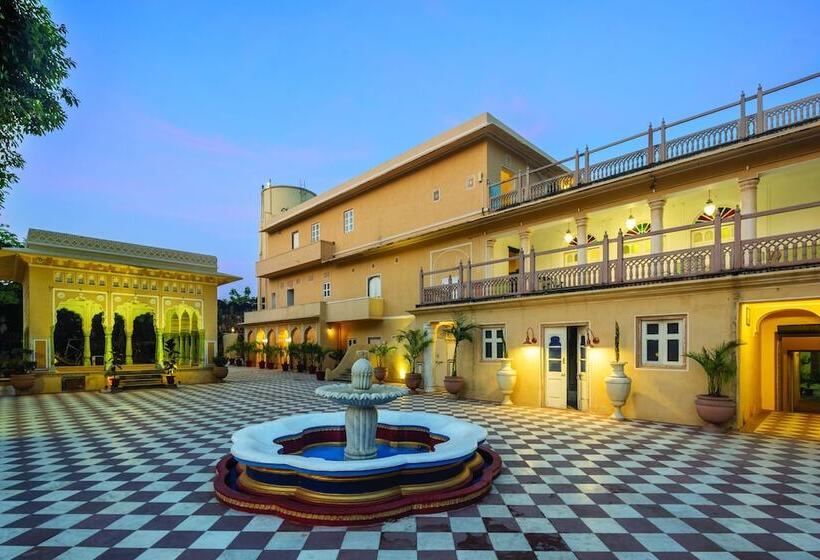ホテル Chomu Palace, Jaipur