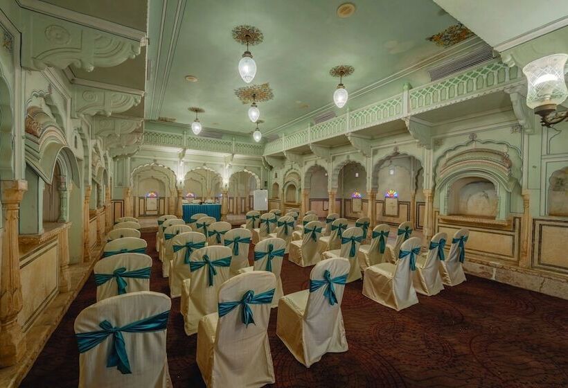 ホテル Chomu Palace, Jaipur