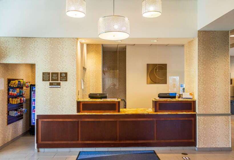 فندق Comfort Inn & Suites Plainvillefoxboro