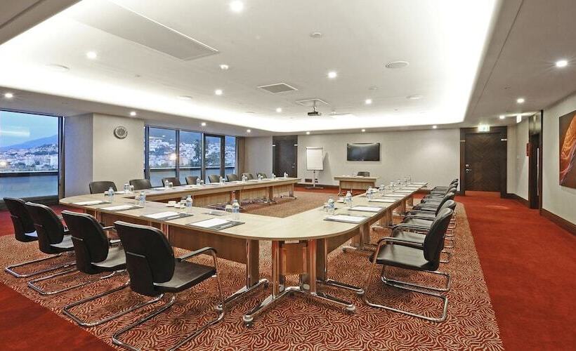 Отель Crowne Plaza Bursa Convention Center & Thermal Spa, An Ihg