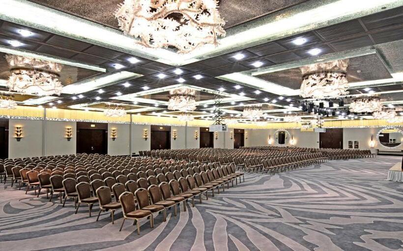 Отель Crowne Plaza Bursa Convention Center & Thermal Spa, An Ihg