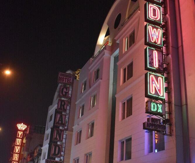 ホテル Godwin Deluxe  Near New Delhi Railway Station   Paharganj