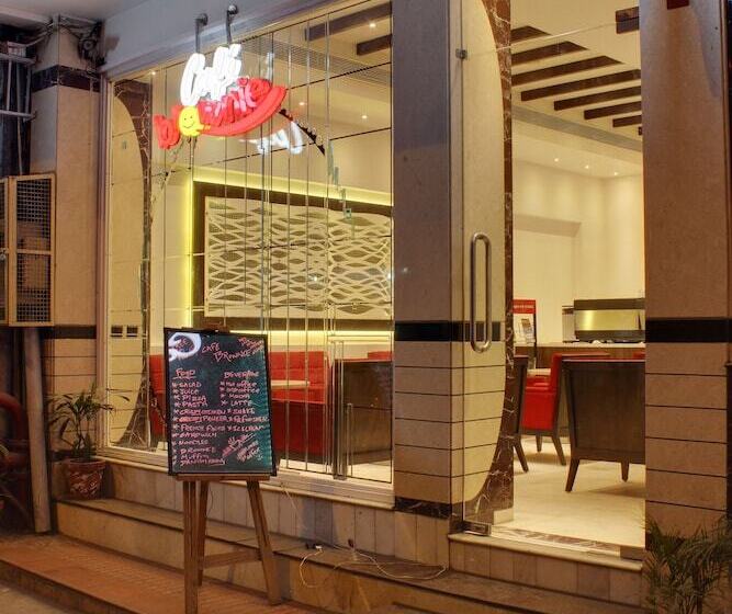 ホテル Godwin Deluxe  Near New Delhi Railway Station   Paharganj