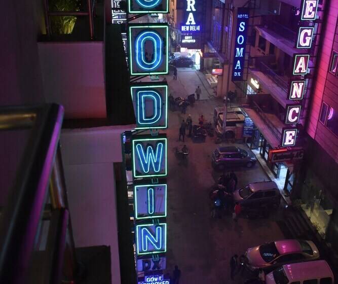 ホテル Godwin Deluxe  Near New Delhi Railway Station   Paharganj