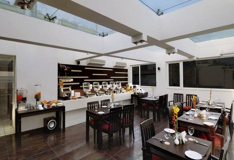 ホテル Godwin Deluxe  Near New Delhi Railway Station   Paharganj