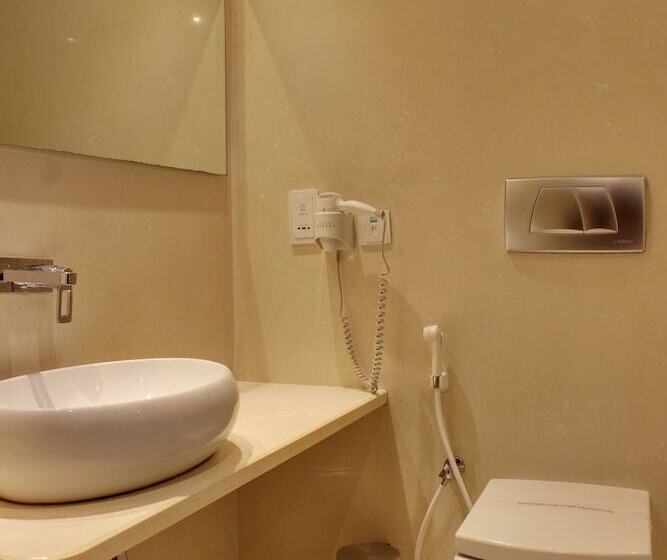 ホテル Godwin Deluxe  Near New Delhi Railway Station   Paharganj