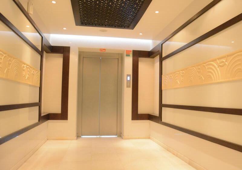 ホテル Godwin Deluxe  Near New Delhi Railway Station   Paharganj