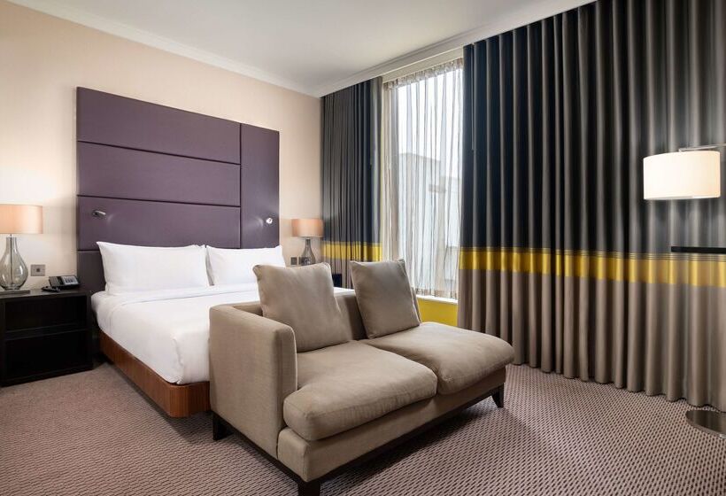 Отель Hilton London Wembley
