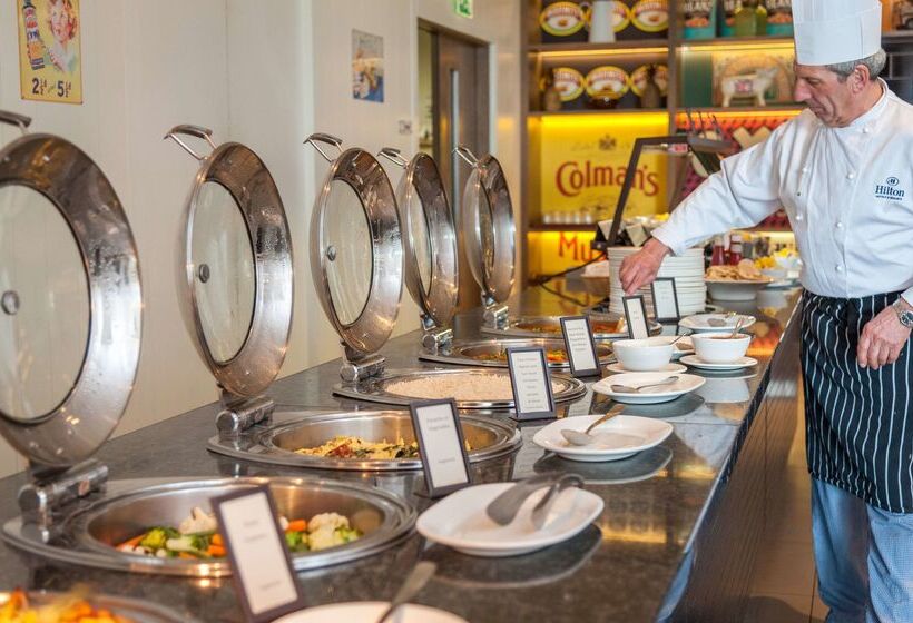 Отель Hilton London Wembley