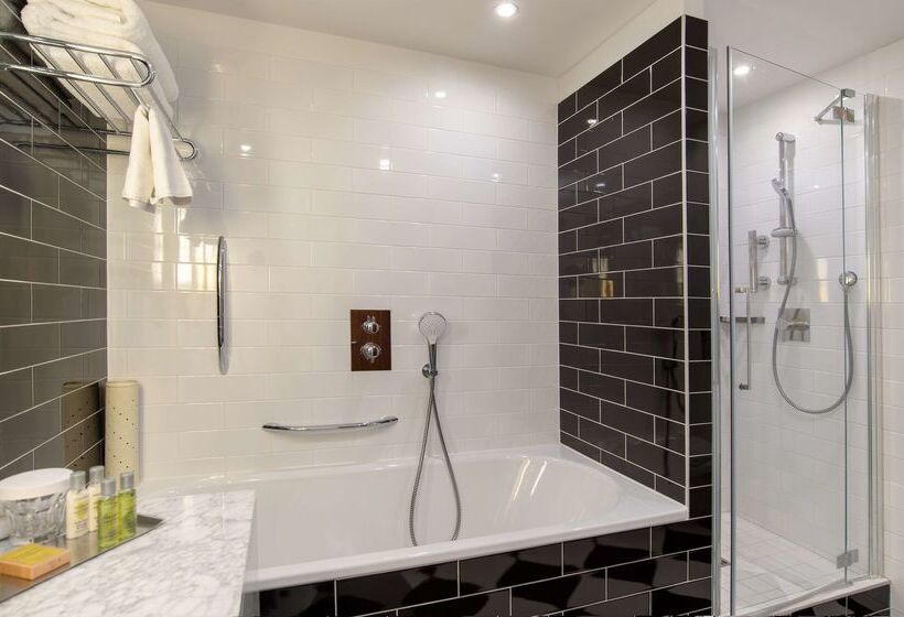 Отель Hilton London Wembley