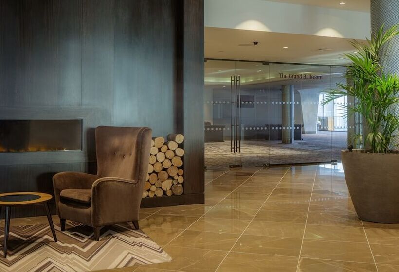 Отель Hilton London Wembley