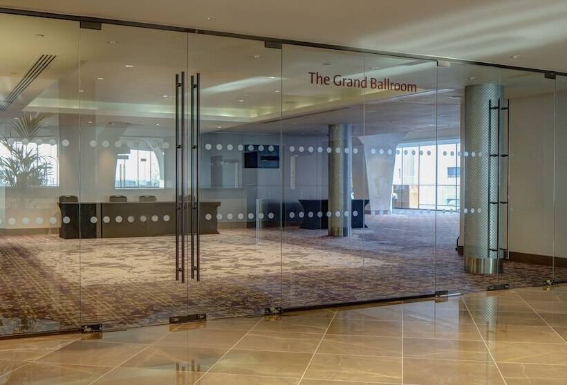 Отель Hilton London Wembley