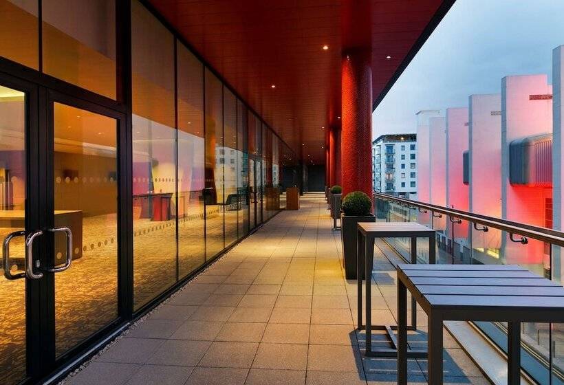 هتل Hilton London Wembley