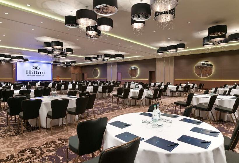 Отель Hilton London Wembley