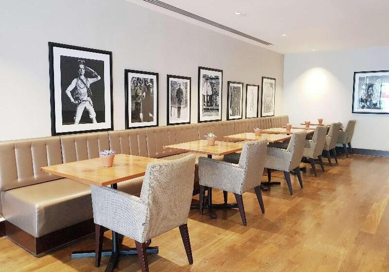 Отель Hilton London Wembley