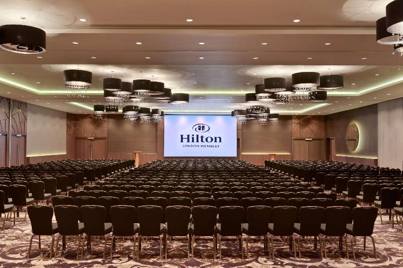 Отель Hilton London Wembley