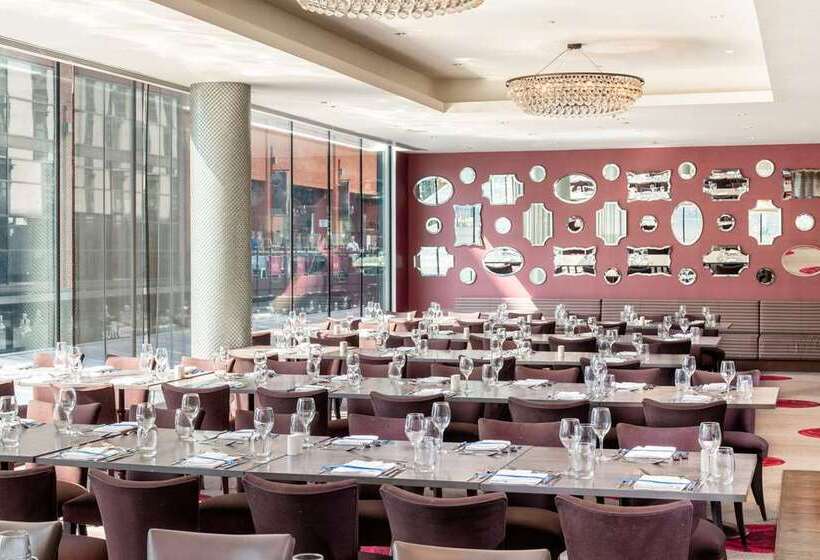 Отель Hilton London Wembley