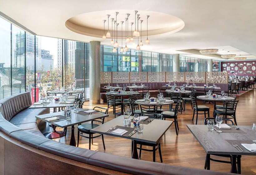 Отель Hilton London Wembley