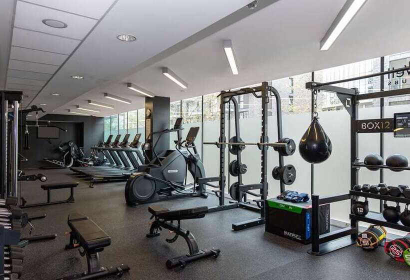 Отель Hilton London Wembley