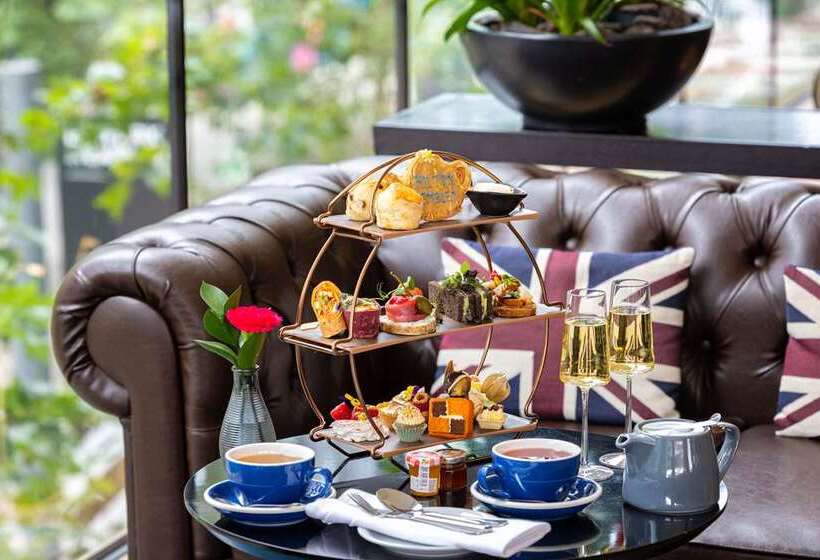 Отель Hilton London Wembley