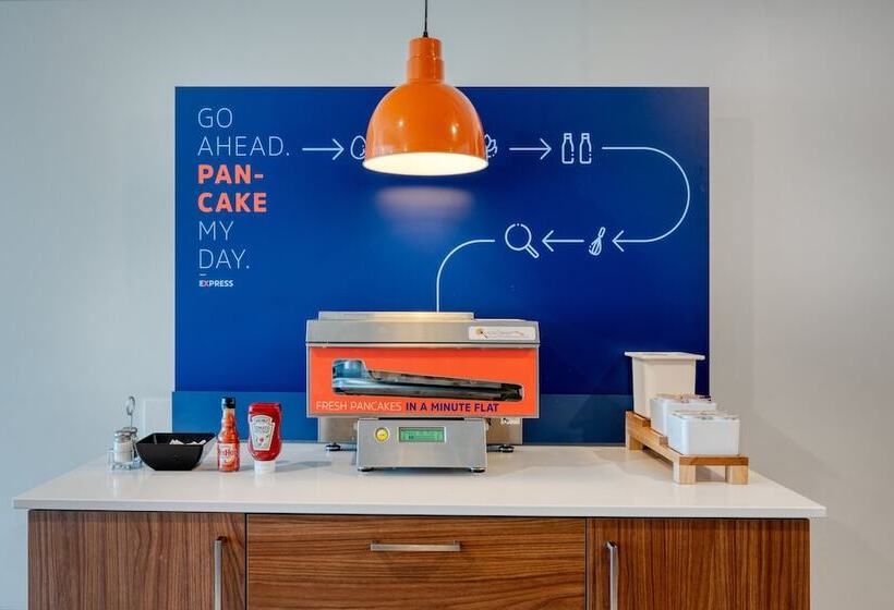 Holiday Inn Express Hotel & Suites Greenwood By Ihg