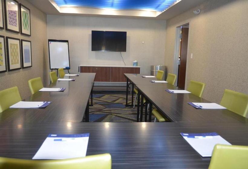 Holiday Inn Express Hotel & Suites Rochester, An Ihg