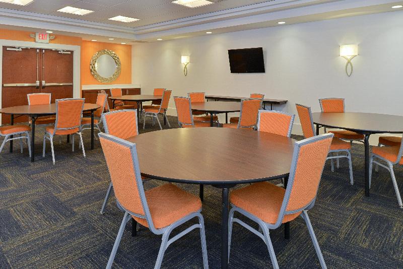 Holiday Inn Express Hotel & Suites Terre Haute, An Ihg