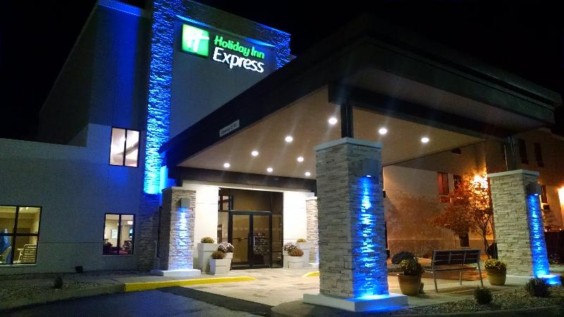 فندق Holiday Inn Express Cloverdale   Greencastle, An Ihg