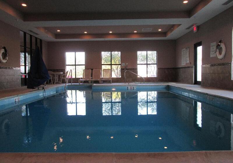 בית מלון כפרי Holiday Inn Express Cloverdale   Greencastle, An Ihg