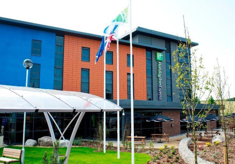 Отель Holiday Inn Express Dunstable By Ihg