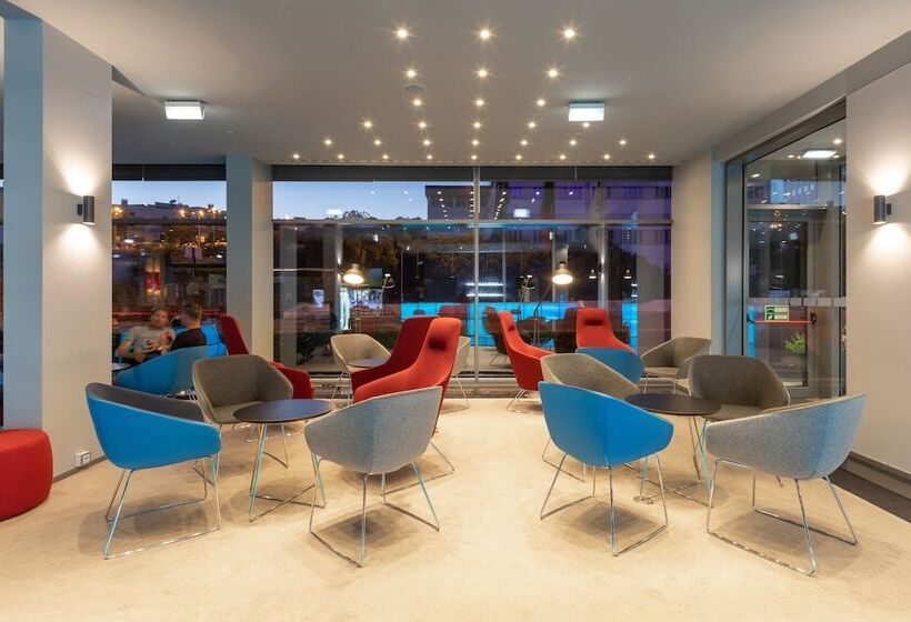 هتل Holiday Inn Express Lisbon Alfragide, An Ihg