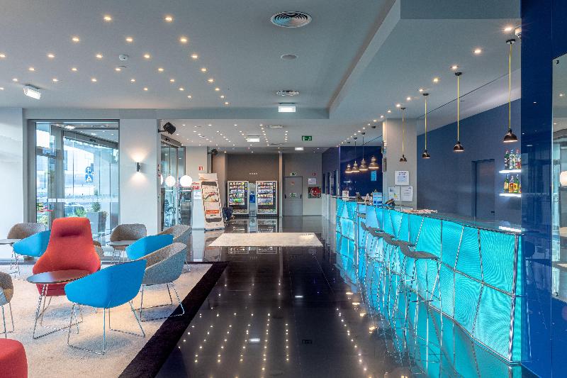 هتل Holiday Inn Express Lisbon Alfragide, An Ihg