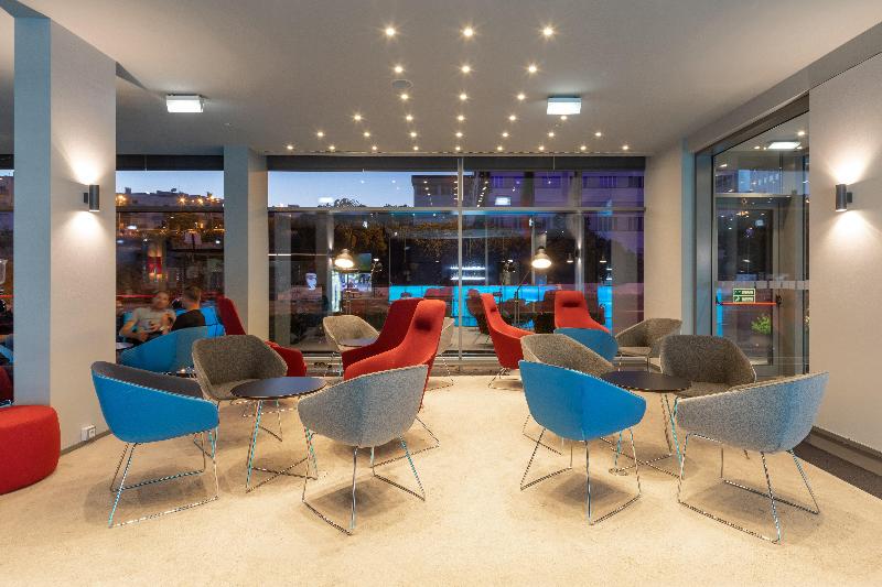 هتل Holiday Inn Express Lisbon Alfragide, An Ihg