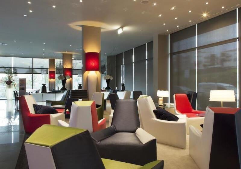 هتل Holiday Inn Express Lisbon Alfragide, An Ihg
